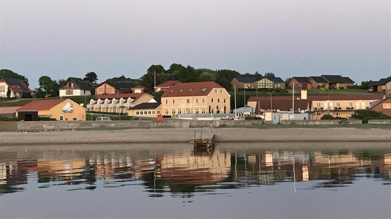 Hvalpsund Faergekro Extérieur photo
